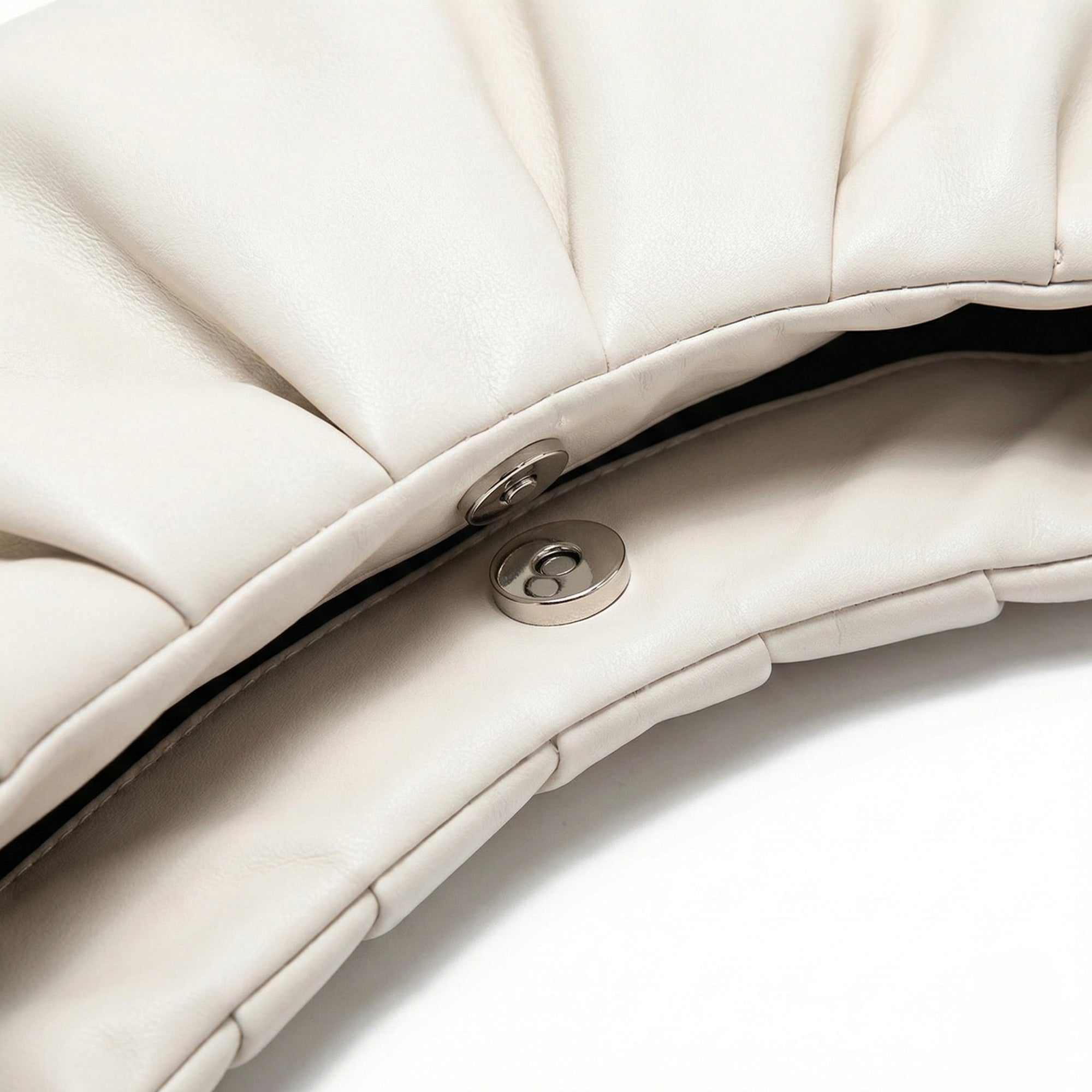 Handtasche aus geriffeltem Kunstleder